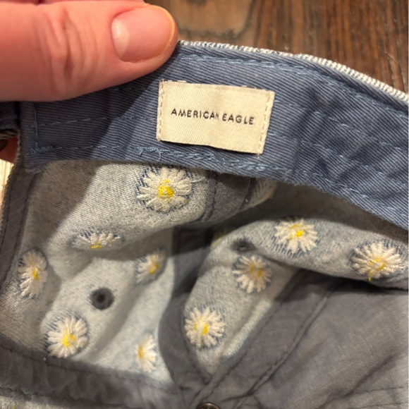 American Eagle Denim Cap with Daisy Embroidery - Picture 4 of 4